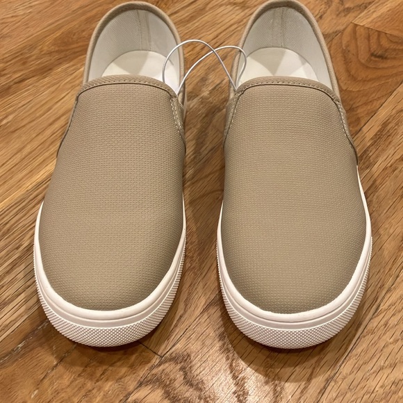 Kensie Stephanie Tan Shoes New in Box Casual White Support Neutral Versatile - Picture 3 of 7